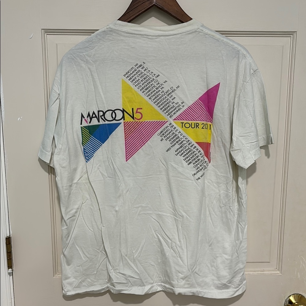 Vintage 2011 Maroon 5 Graphic Concert T-Shirt - Picture 2 of 4